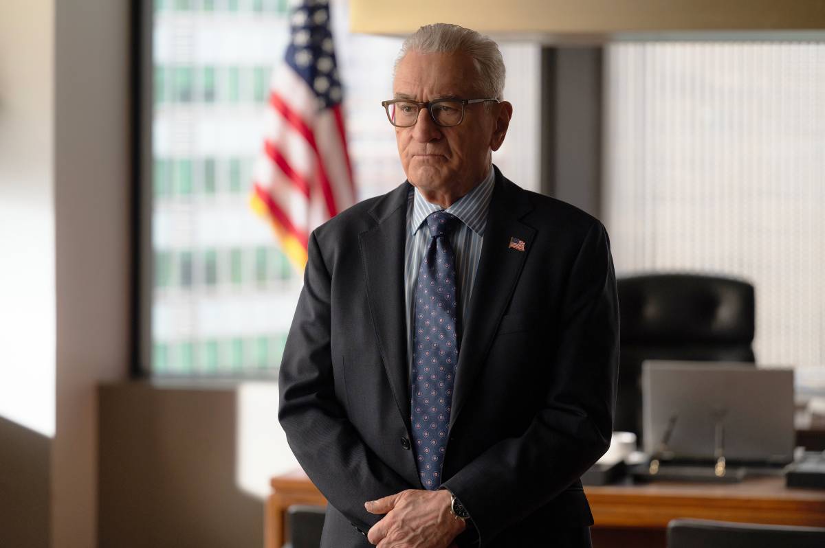 Robert De Niro Confidently Leads An Average Netflix Political Series