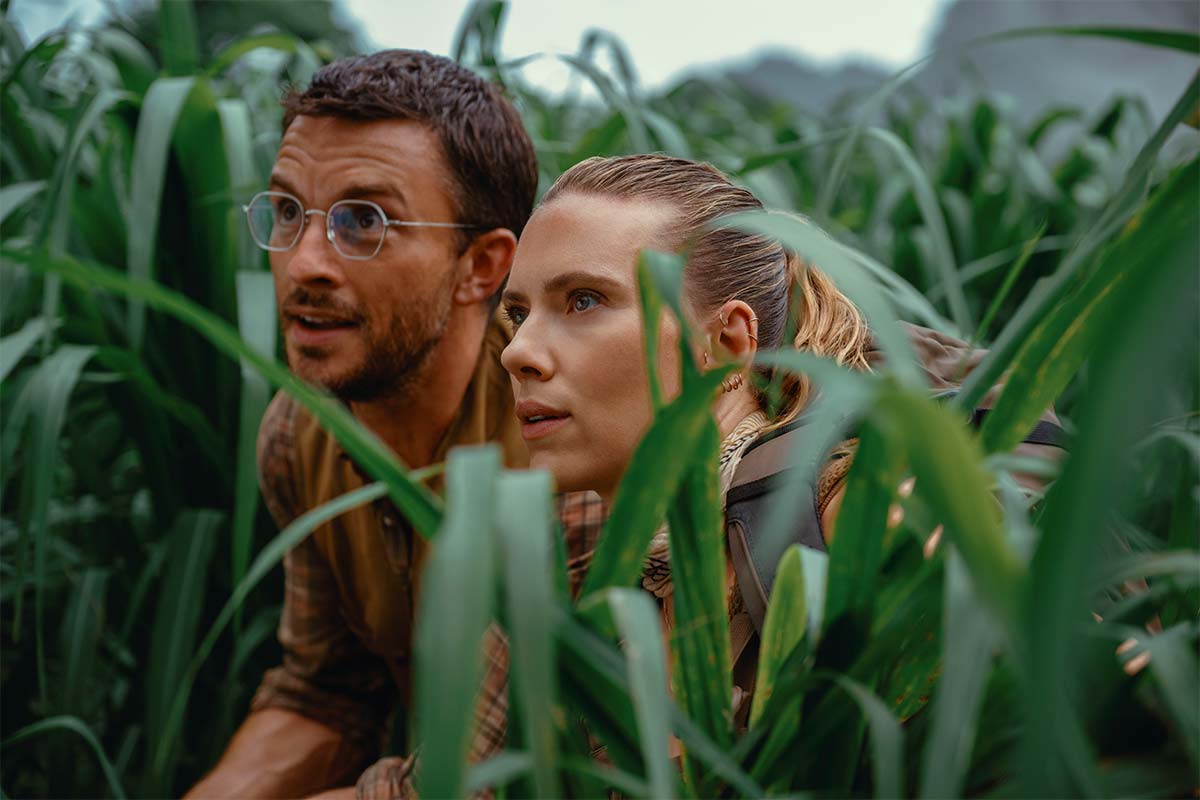 Scarlett Johannson & Big Action Set Pieces Cannot Save Gareth Edwards’ Lifeless Dinos-Go-Rawr! Movie From Extinction